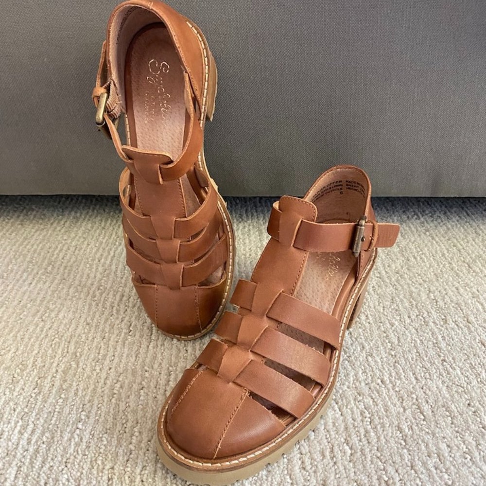 Seychelles Closed Toe Social Butterfly Sandal